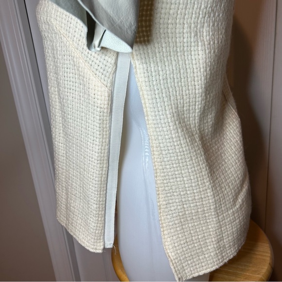 Judith & Charles Wool and Leather top - Picture 8 of 10